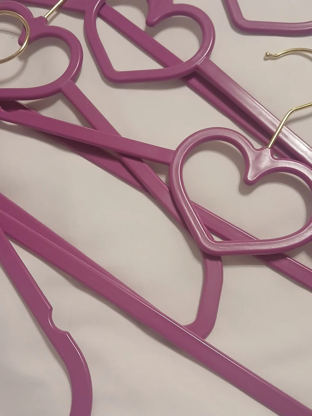 Dark Pink Heart-Shaped Plastic Hangers - Set of 20
